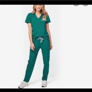 Hunter green Figs women’s medium